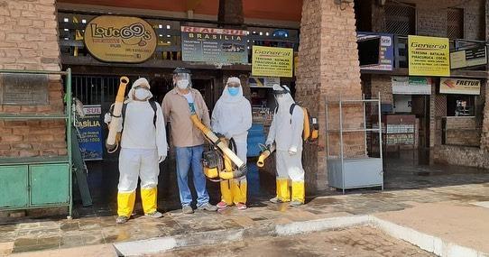 Barras contra a Covid: equipes da Saúde fazem desinfecção de prédios públicos