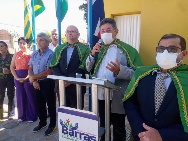 Prefeitura de Barras inaugura reforma da Academia de Letras Vale do Longá