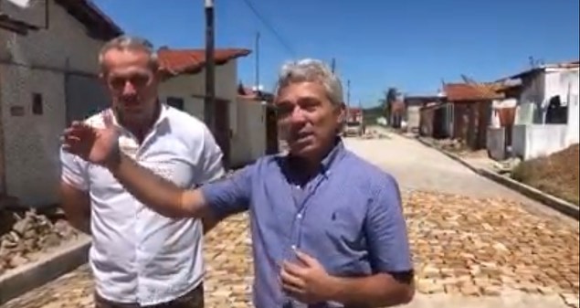 Prefeito Edilson Sérvulo entrega obras de calçamento em quatro bairros