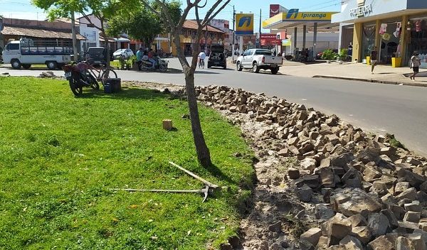 Prefeitura de Barras dá início à reconstrução de três rotatórias da cidade