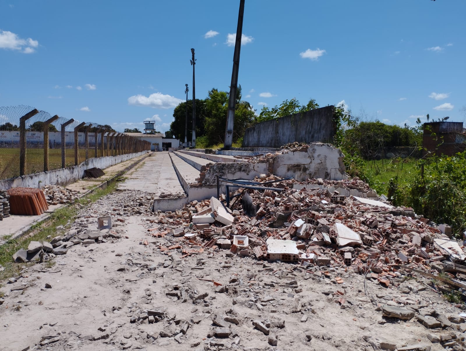 Prefeitura de Barras dá início à reforma do estádio Juca Fortes