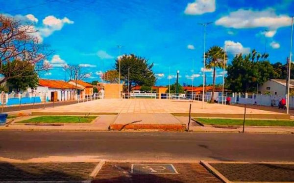 Obra da Praça do Bairro Boa Vista em fase de últimos retoques. População agradece
