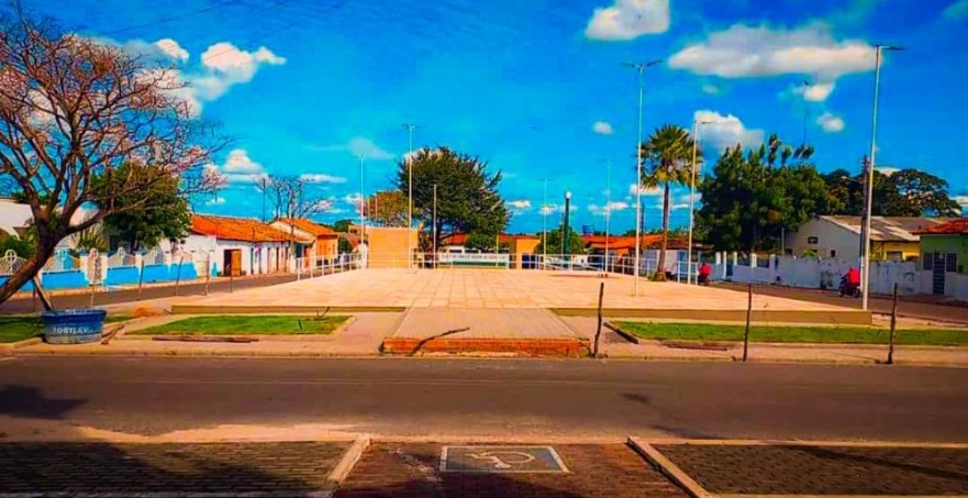 Obra da Praça do Bairro Boa Vista em fase de últimos retoques. População agradece