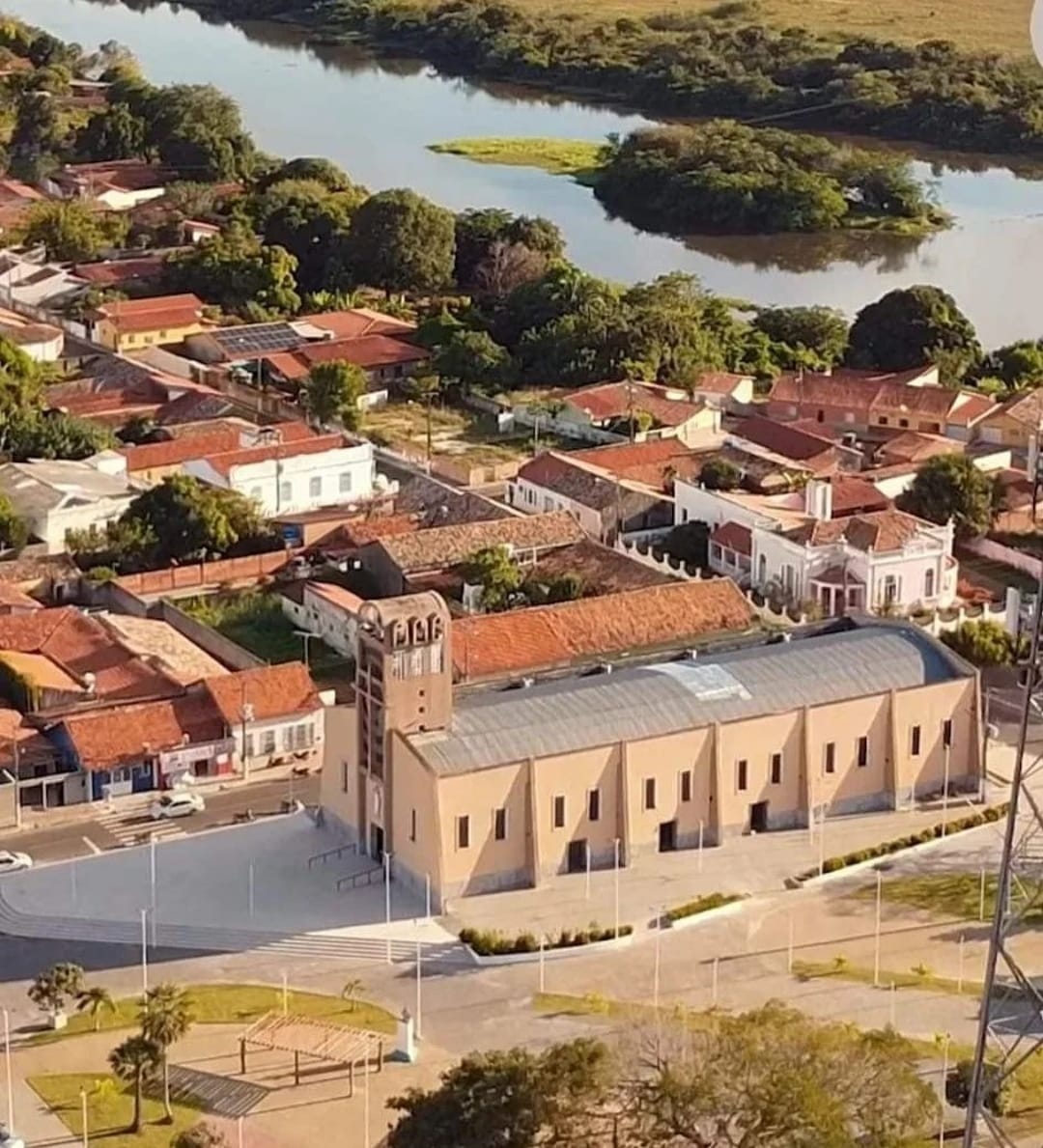 Prefeito de Barras sanciona lei que altera nome de posto de saúde, ruas e avenidas