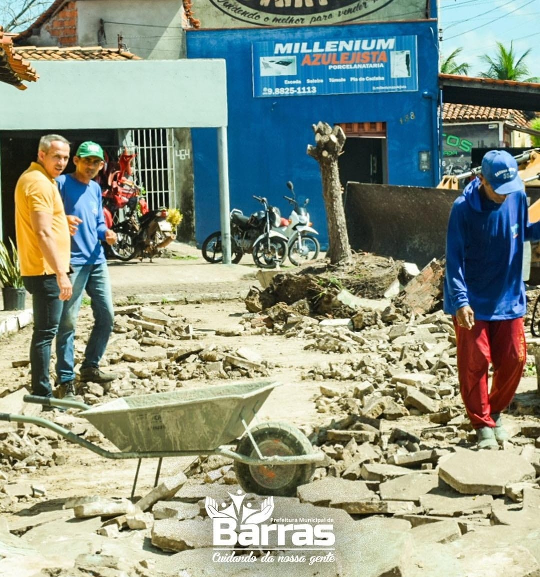 Prefeitura inicia praça na entrada de Barras, próximo à rotatória do bairro de Fátima