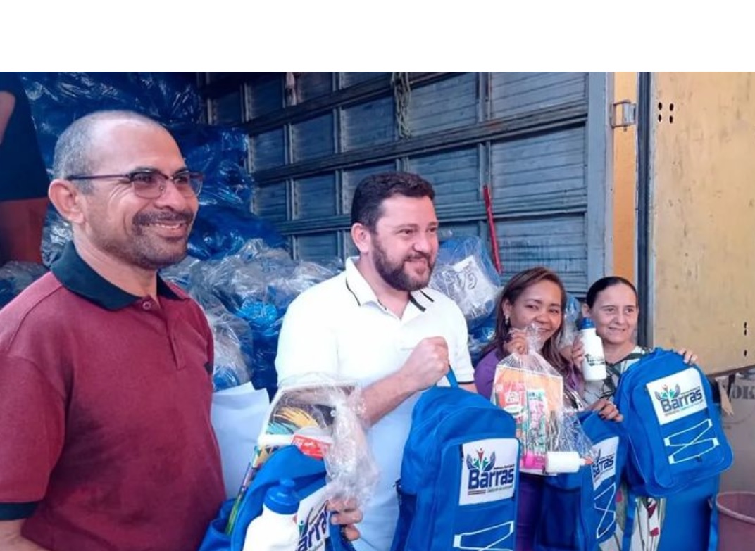 Semed recebe kits de material escolar para distribuir aos alunos da rede municipal