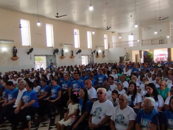 Missa, corte do bolo, inauguração de praças e ciclismo marcaram aniversário de Barras