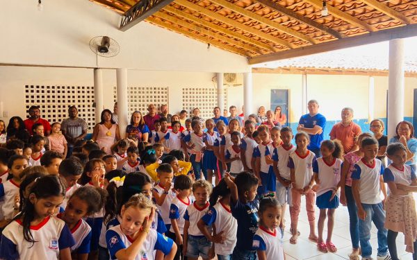 Prefeitura entrega reforma da escola Municipal Chiquinha Gomes, na localidade Passa Tudo