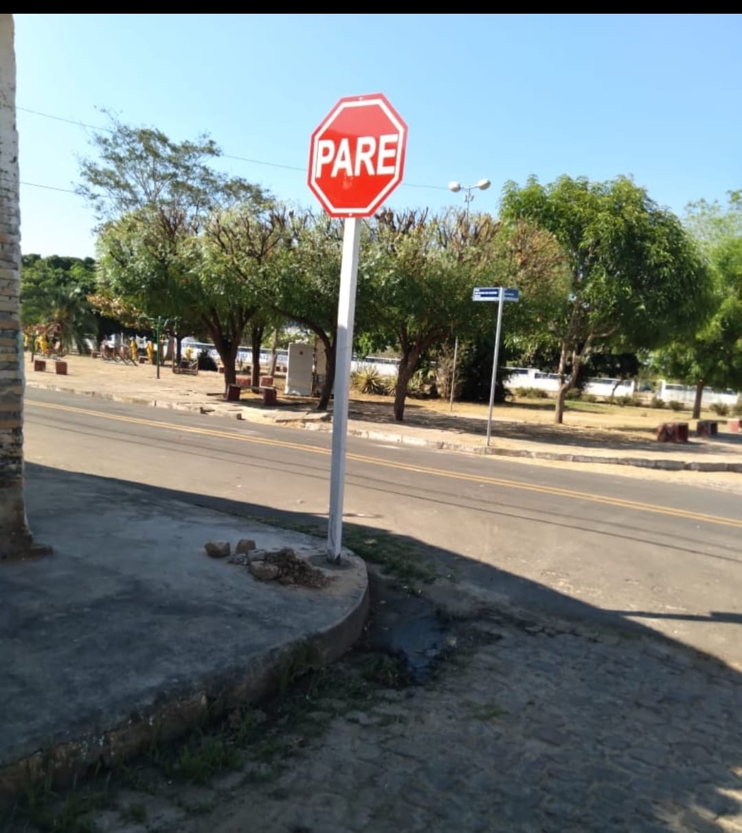 Trânsito de Barras começa a ser organizado. Veja lei que organiza estacionamentos