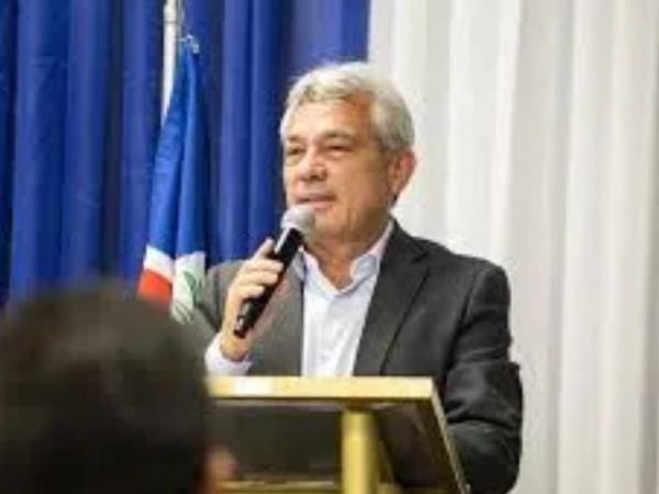 Prefeito Edilson Capote concede aumento salarial aos servidores de Barras