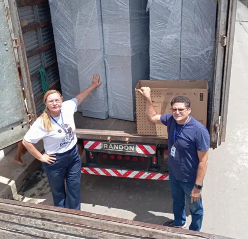 Secretaria de Educação de Barras recebe mais uma carrada de equipamentos
