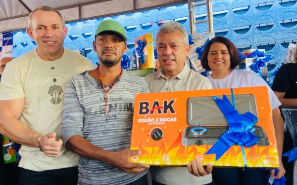 Festa do trabalhador em Barras teve presentes, esporte e premiações